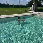 Iris Bed & Breakfast 4*