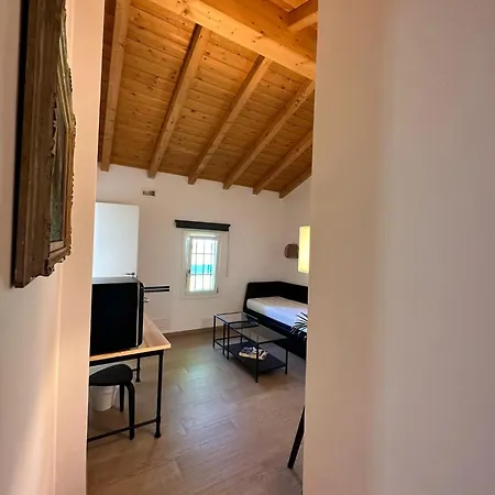 Iris Bed & Breakfast 4*